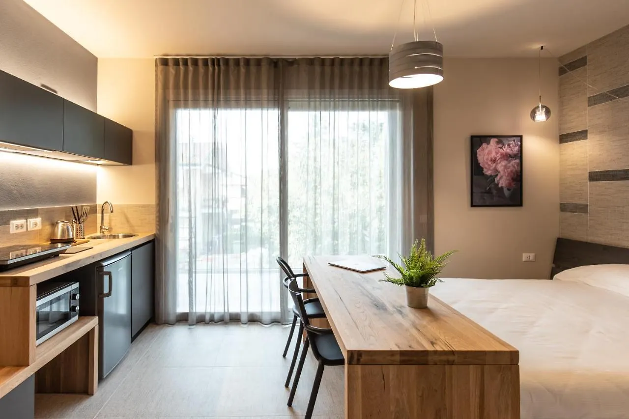 Sei Garda Apartments Πεσκιέρα ντελ Γκάρντα 0*,  Ιταλία