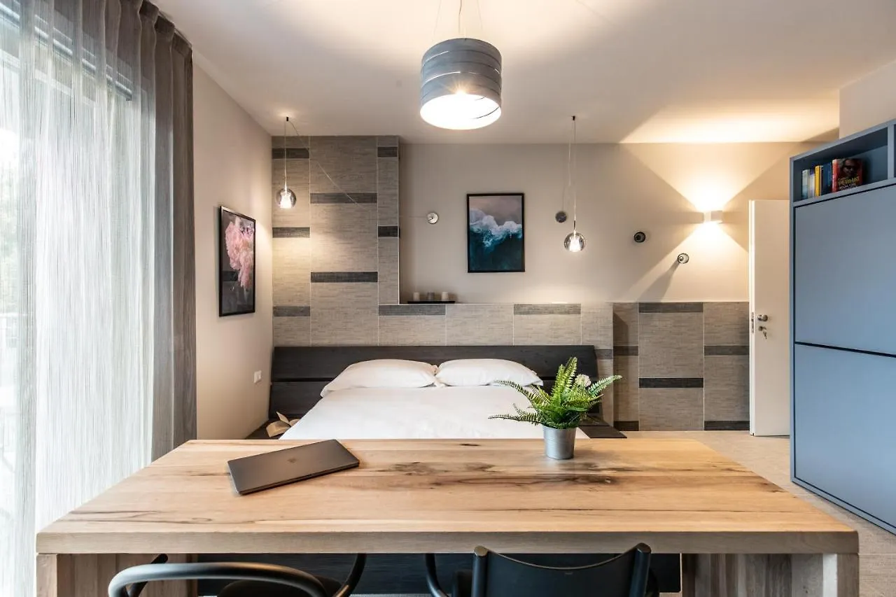 Sei Garda Apartments Πεσκιέρα ντελ Γκάρντα 0*,