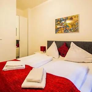 labyrinth-apartments-by-ruterra.praguehotelsweb.com/